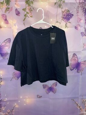 Under Armour Black Women's Crop Tee - Short Sleeve